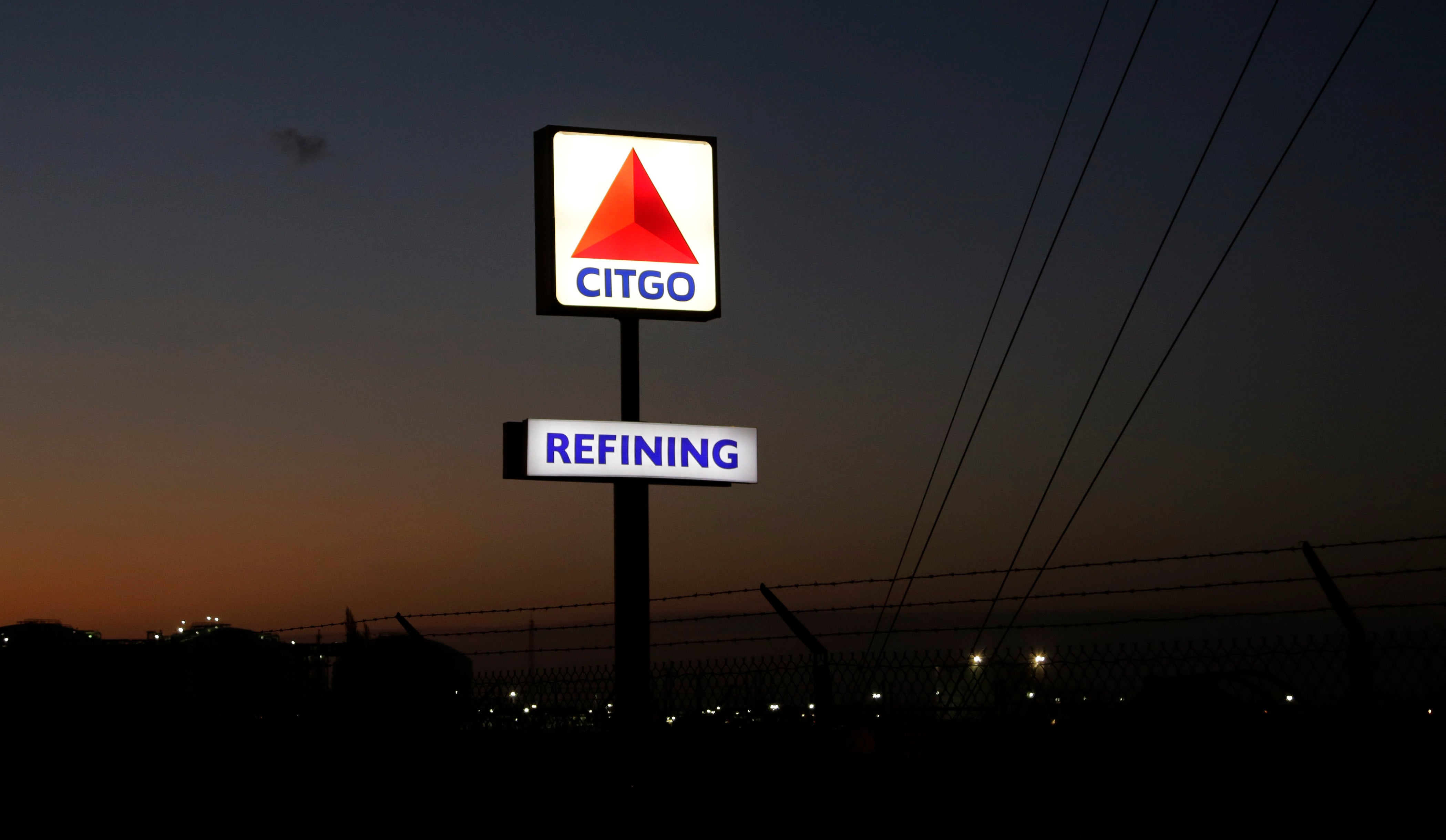 ARCHIVO - Esta fotografía de archivo del 21 de agosto de 2019 muestra el letrero de una refinería de Citgo en Corpus Christi, Texas.&nbsp;