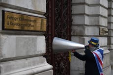 De último minuto, llegan a acuerdo comercial para el Brexit