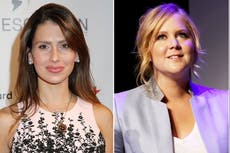 Amy Schumer se disculpa por bromear con el cuerpo posparto de Hilaria Baldwin