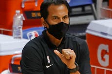 Spoelstra sigue perfecto en Navidad; Heat vence a Pelicans