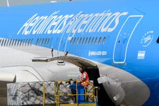 Aplicación de vacuna contra el COVID iniciará el martes en Argentina