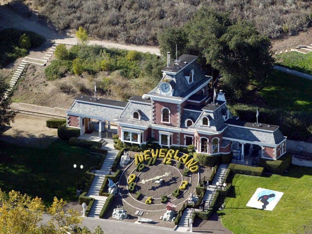 <p>Los altibajos del rancho Neverland en California reflejan la vida de montaña rusa de su propietario Michael Jackson </p>