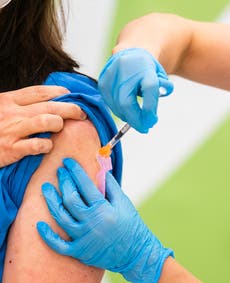 California: Enfermero contrae COVID-19 pese a haber recibido la vacuna