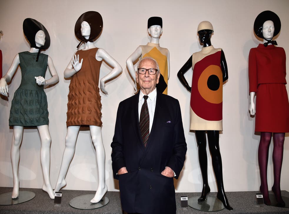 libro de bolsillo sarcoma Penetración Muerte de Pierre Cardin: el diseñador de moda francés muere a los 98 años |  Independent Español