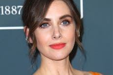 Alison Brie revela incómodo incidente en el set de Mad Men