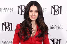 Hilaria Baldwin asegura que nunca fingió ser española y esclarece la controversia sobre sus orígenes