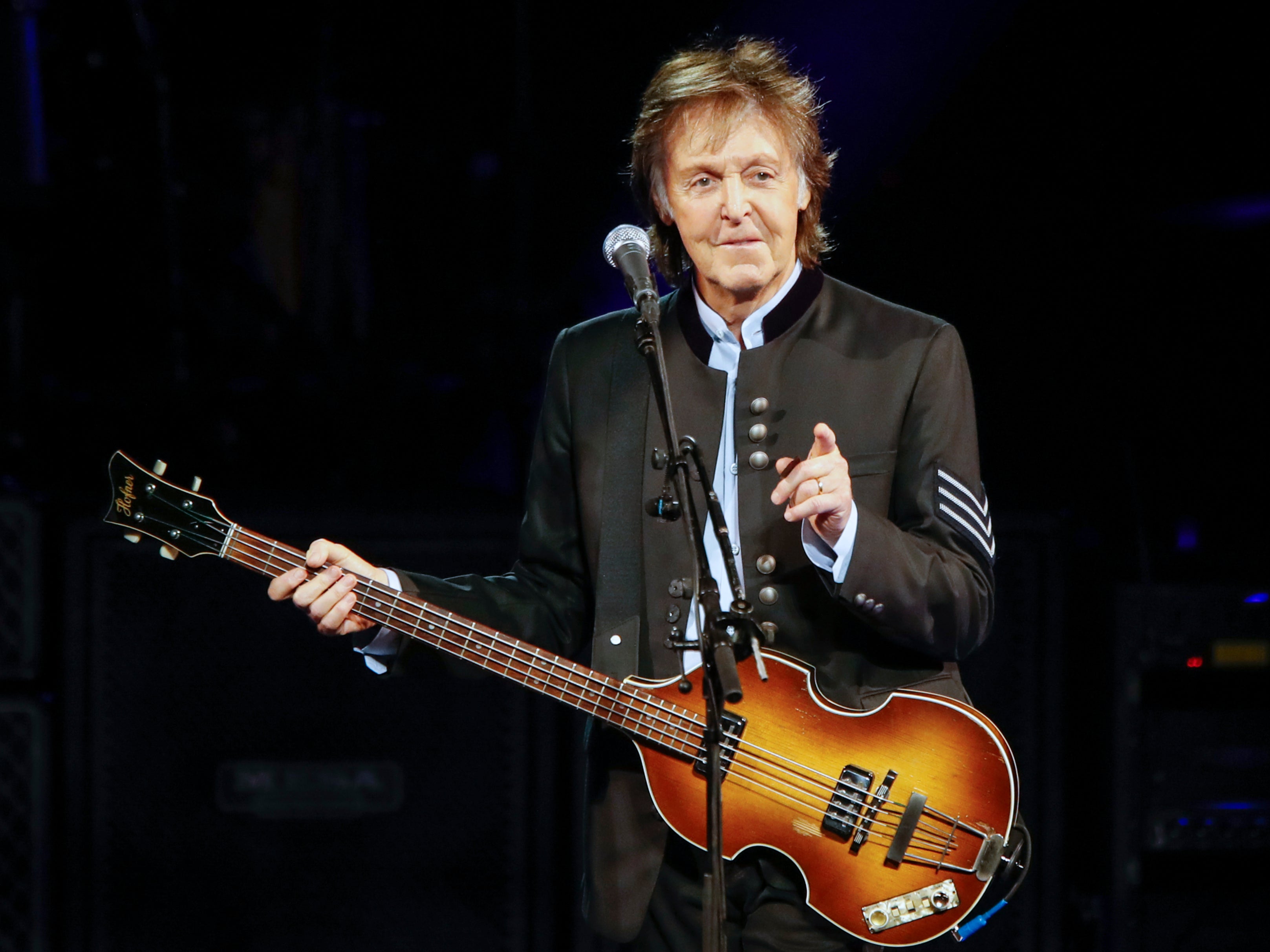 Paul McCartney actúa en Tinley Park, Illinois el 26 de julio de 2017