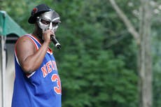 Fallece el rapero británico MF Doom a los 49 años