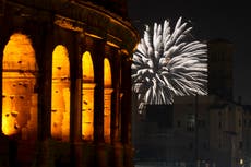 Cientos de aves murieron por fuegos artificiales en Roma