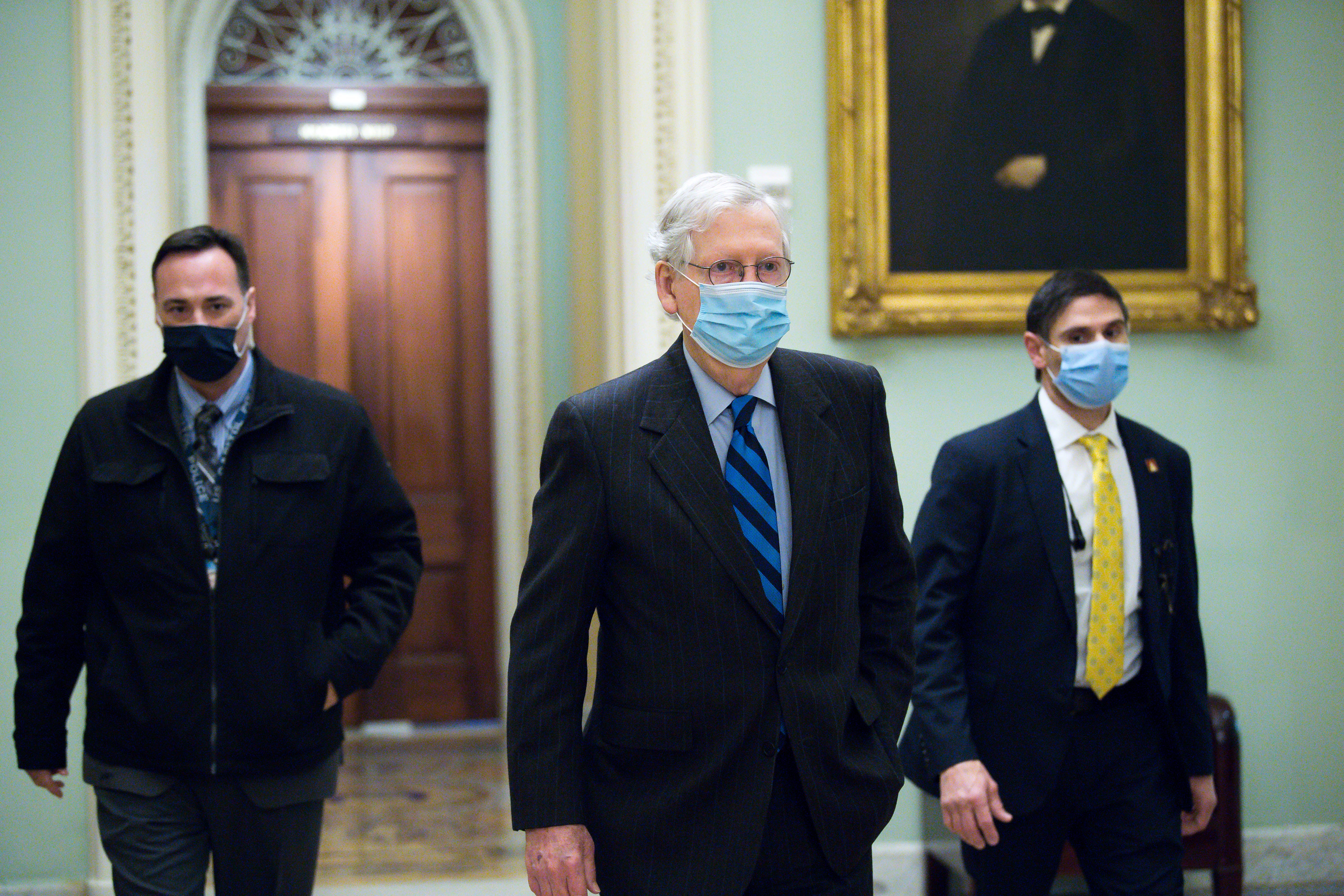 NDAA: republicanos del Senado logran una gran derrota para Trump 