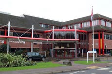 Sindicato pide mantener escuelas cerradas en Gran Bretaña