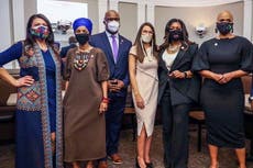 Conoce al nuevo escuadrón: AOC posa junto a los miembros del grupo en la apertura del Congreso