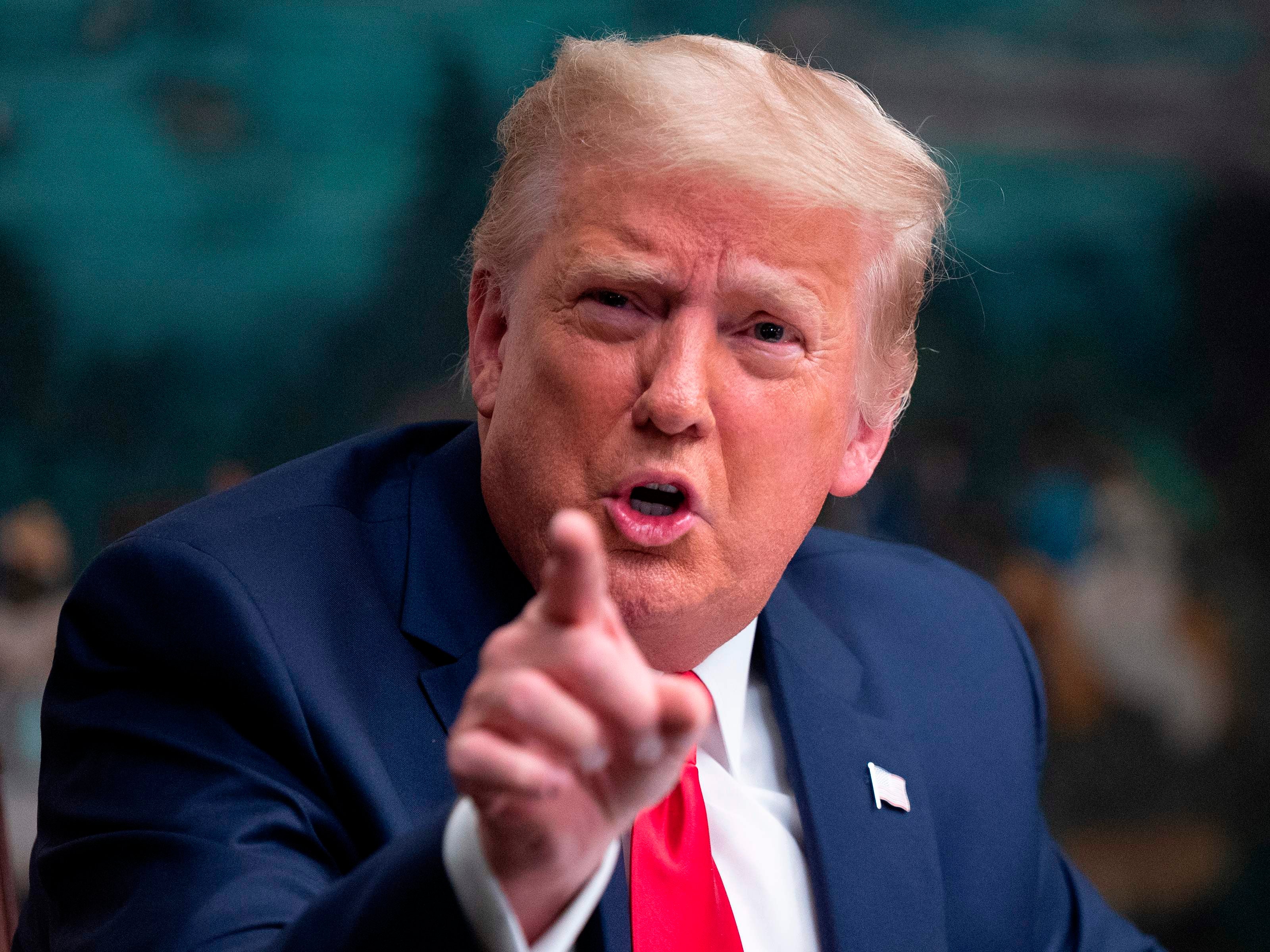 Piden juicio político contra Trump tras revelarse llamada telefónica