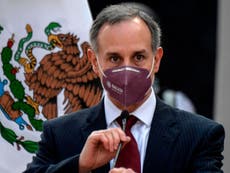 Subsecretario de salud de México Hugo López-Gatell enfrenta críticas por irse de vacaciones a la playa