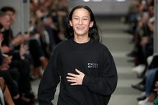 Diseñador Alexander Wang niega las acusaciones de agresión sexual
