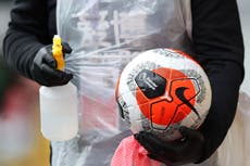 Premier League reporta una cifra récord de casos de COVID-19