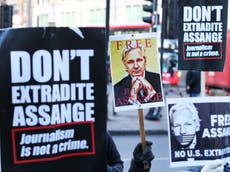 Juez niega libertad bajo fianza a Julian Assange; Estados Unidos apela sentencia contra la extradición