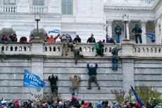 AP Fotos: Escenas caóticas tras toma del Capitolio de EEUU