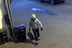 Capitolio: FBI ofrece 100 mil dólares por hombre que puso bombas