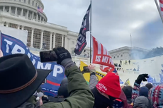 Más de una docena de manifestantes del asalto al Capitolio dicen que Trump los dirigió a la violencia