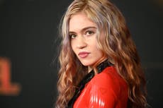 Grimes revela que está “disfrutando extrañamente” el COVID-19