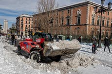 España despeja carreteras tras nevada por tormenta Filomena