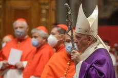Papa Francisco: mujeres pueden leer en la misa, pero no ser sacerdotes