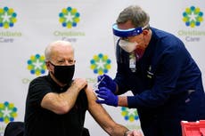 Joe Biden recibe segunda dosis de vacuna contra Covid-19 de Pfizer