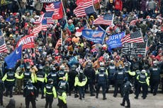 Dos policías del Capitolio suspendidos por disturbios pro-Trump
