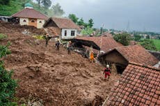 Deslaves dejan 26 desaparecidos y 13 muertos en Indonesia