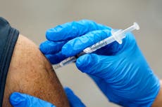 EEUU pide a estados acelerar entrega de vacunas COVID-19