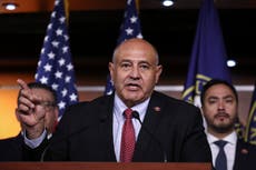 Legislador demócrata da positivo por COVID tras el ataque al Capitolio