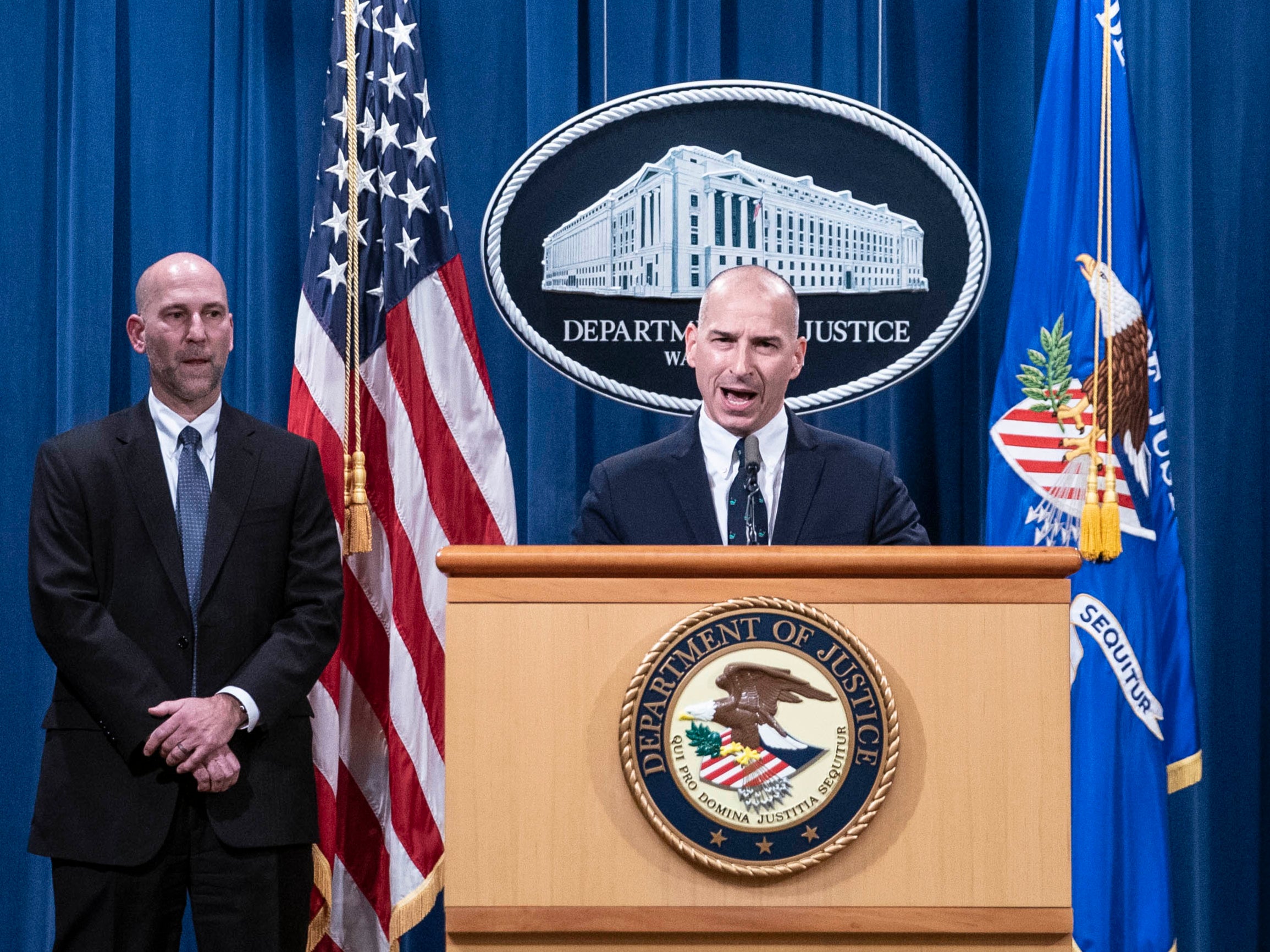 FBI tiene más de 160 casos abiertos contra alborotadores del Capitolio