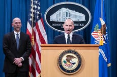 FBI tiene más de 160 casos abiertos contra alborotadores del Capitolio