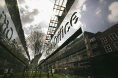 Varios viajan hasta 135 km para citas en el Ministerio del Interior