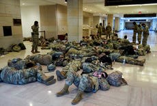 Cientos de soldados duermen previo a la votación para acusar a Trump