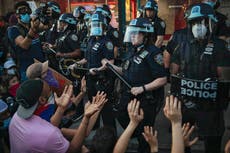 Demandan a policía de NYC por “trato rudo” a manifestantes