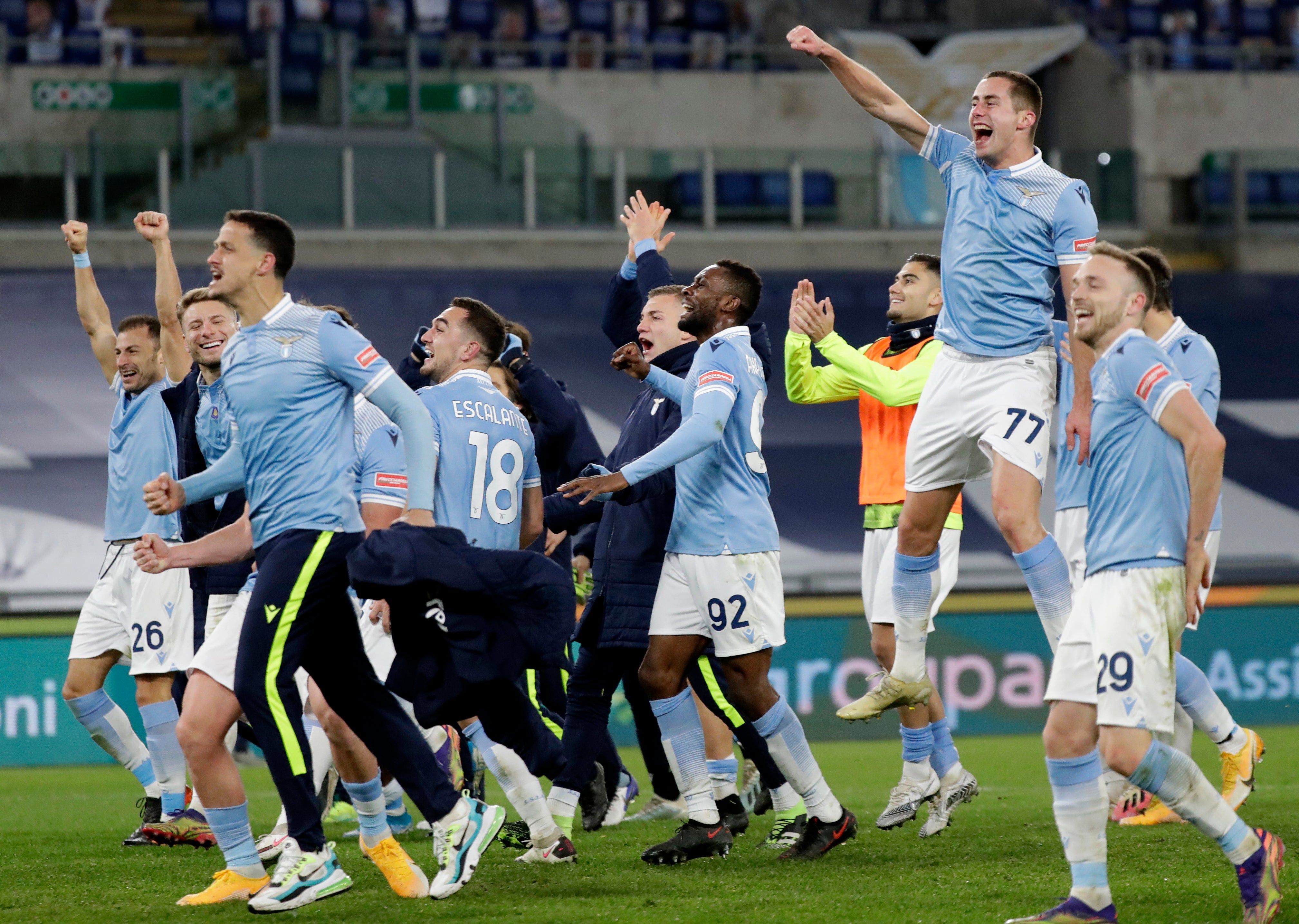Lazio aplasta a Roma y se lleva el derbi de la ciudad