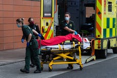 COVID: Reino Unido registra casi 1,300 muertes en el último día