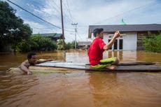 Miles de evacuados en Indonesia por inundaciones