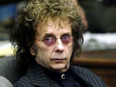 Muere el productor de los Beatles Phil Spector a los 81 años de edad