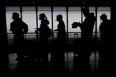 Filipinas rebasa los 500 mil casos de COVID-19 en medio de la confusión sobre la llegada de las vacunas