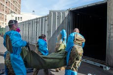 Los Ángeles pausa límite de cremación para aliviar la acumulación de cadáveres de COVID-19