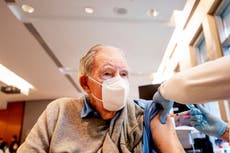 Encuesta AP-NORC: prioridades en EEUU son COVID y economía