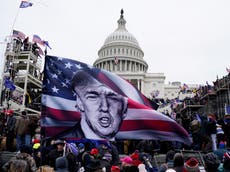 Juicio político contra Trump: Imágenes del Capitolio muestran “lo cerca que llegaron los alborotadores a los senadores’ 