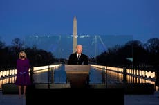 Biden rinde homenaje a víctimas por COVID-19 en el Lincoln Memorial