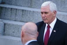 Mike Pence omite a Trump en su mensaje de despedida en Twitter
