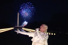 Katy Perry cierra la inauguración con show de fuegos artificiales