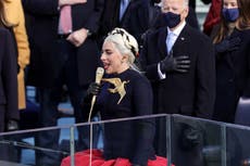 Poderoso mensaje del broche de Lady Gaga en la Inauguración de Biden
