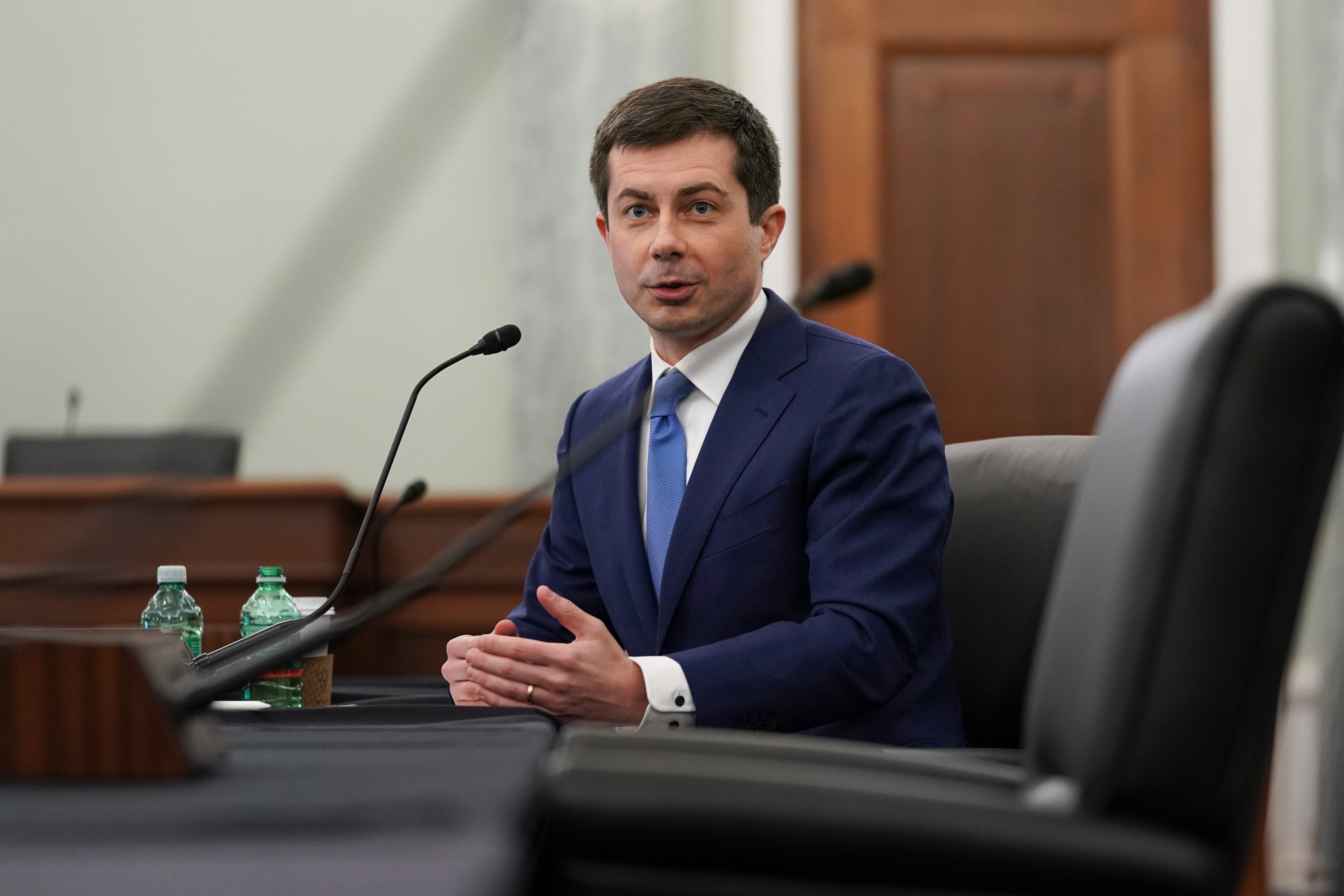 Se felicita a Pete Buttigieg tras su audiencia de confirmación